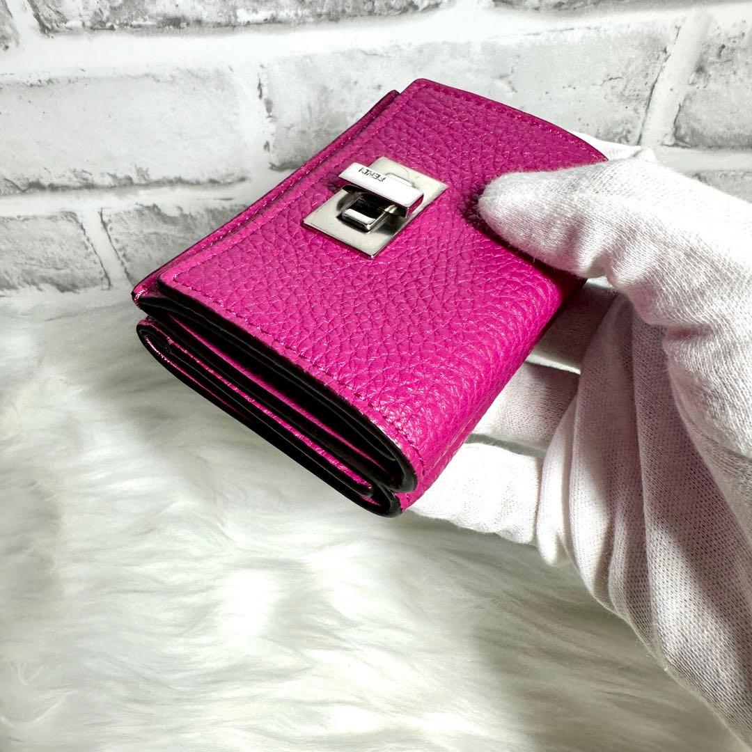 新品 FENDI セレリア ピーカブー マイクロ 三つ折り 財布 ピンク 箱付