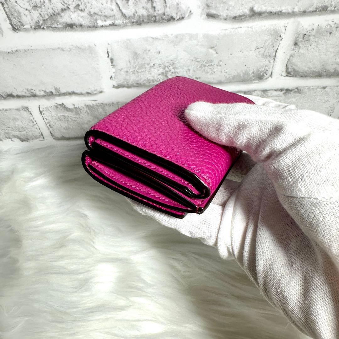 新品 FENDI セレリア ピーカブー マイクロ 三つ折り 財布 ピンク 箱付