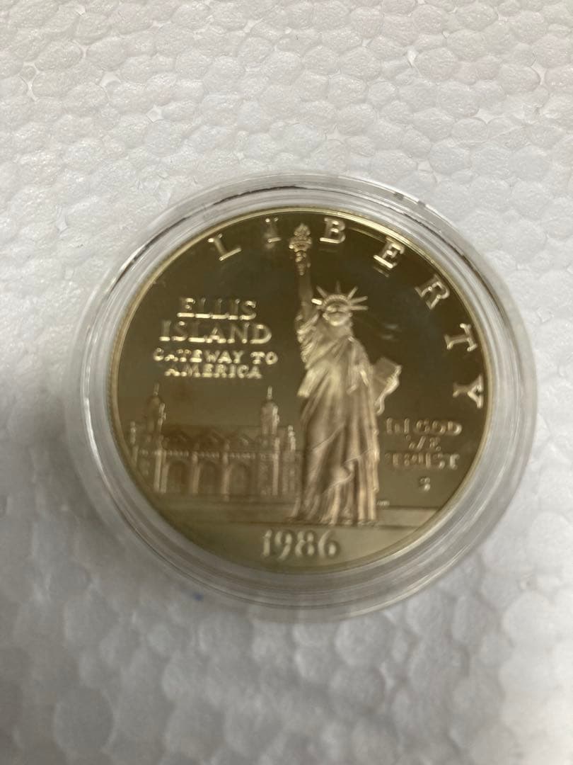 1986年、アメリカ自由の女神100周年プルーフ￼記念硬貨2枚セット￼