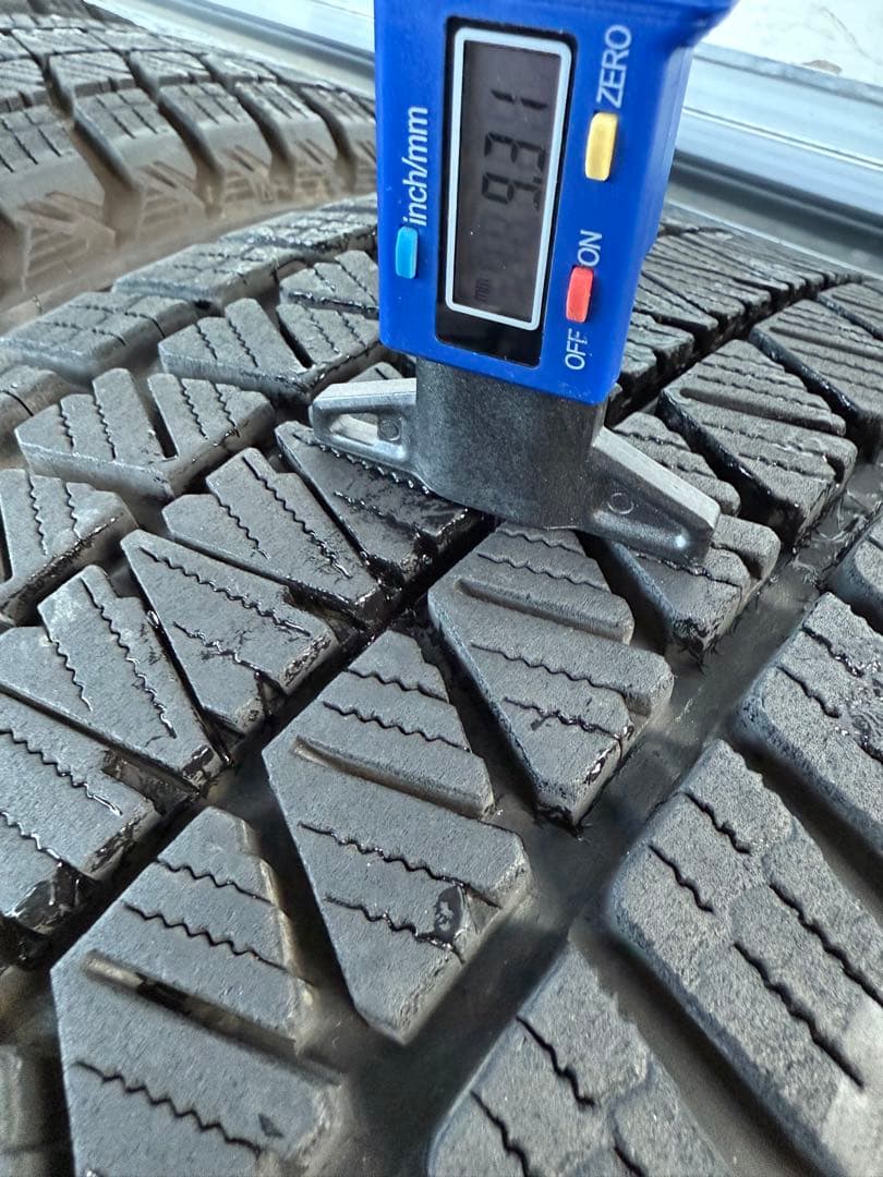 ミッツブリヂストンスタッドレス225／55R19 99Q深溝