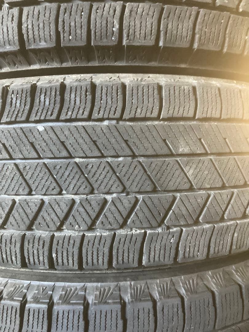 22年製。送料無料ブリヂストンVRX3。165/65R14スタッドレス4本セット