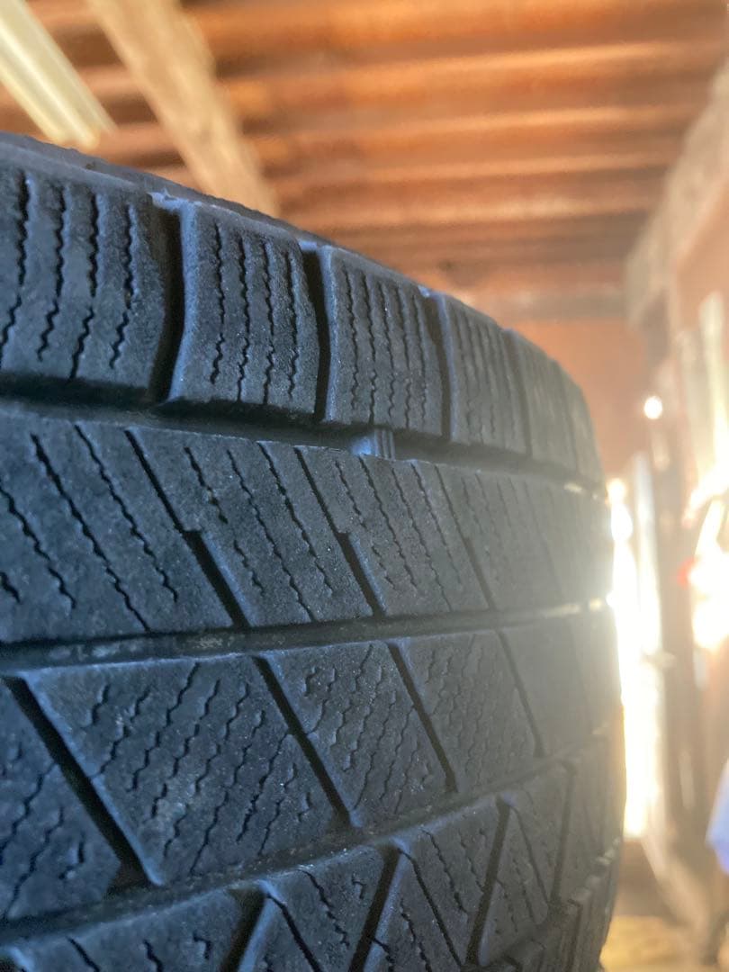 22年製。送料無料ブリヂストンVRX3。165/65R14スタッドレス4本セット