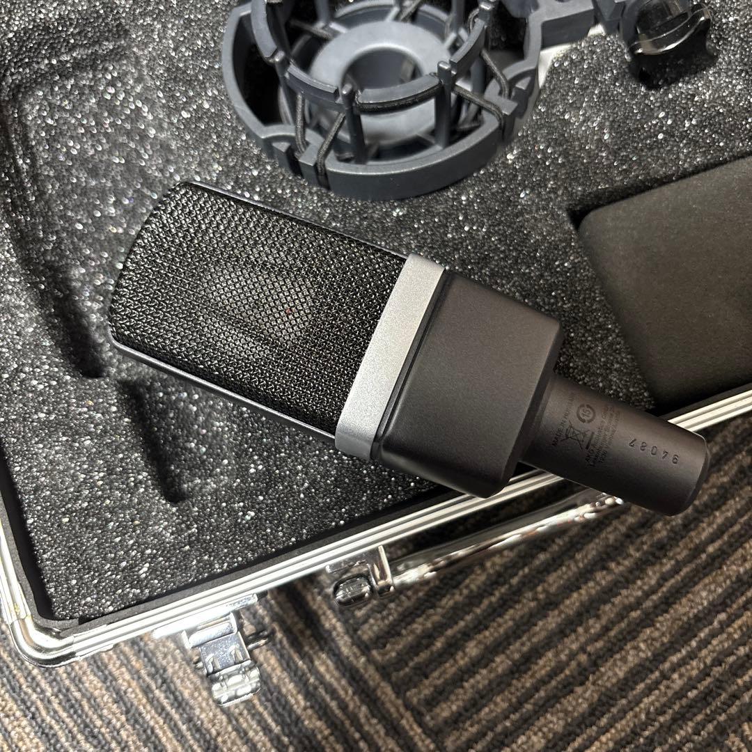 AKG c214コンデンサーマイク