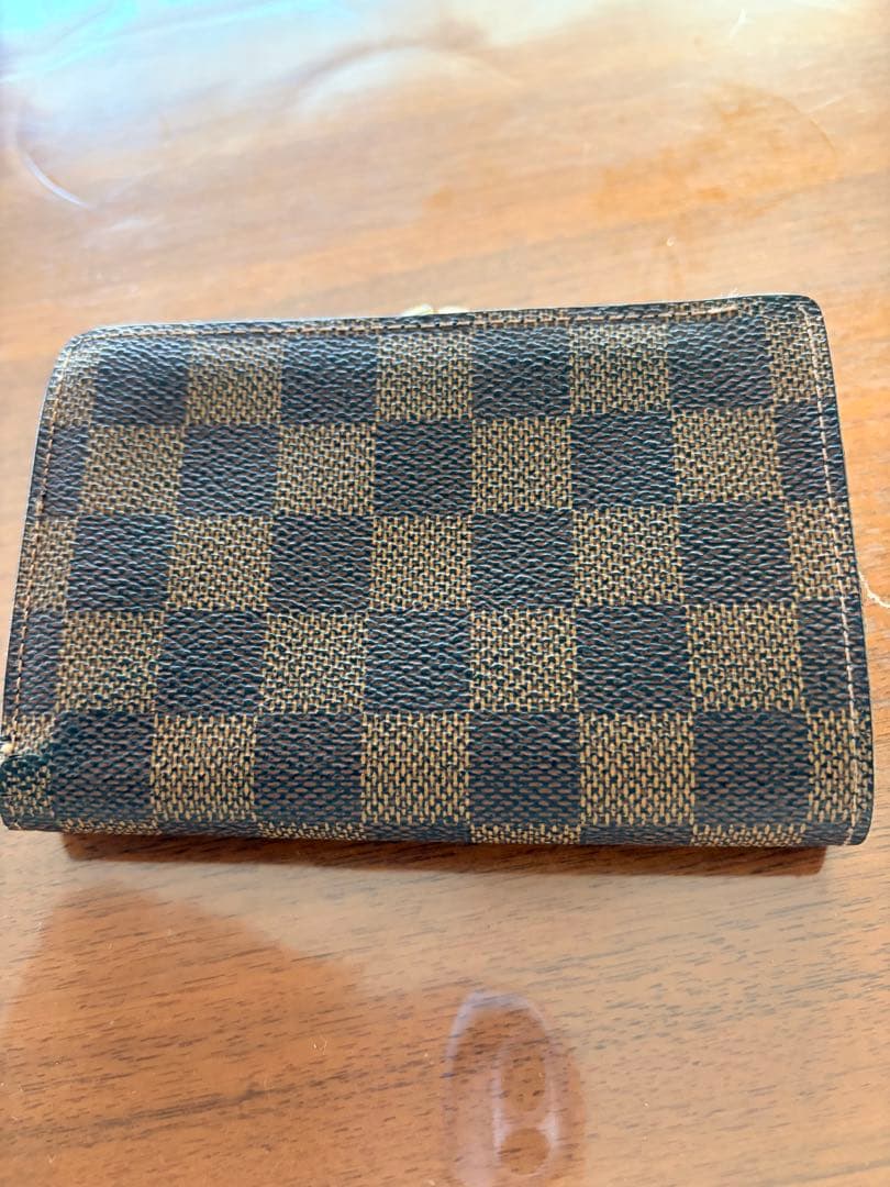 LOUIS VUITTON 二つ折りがま口財布