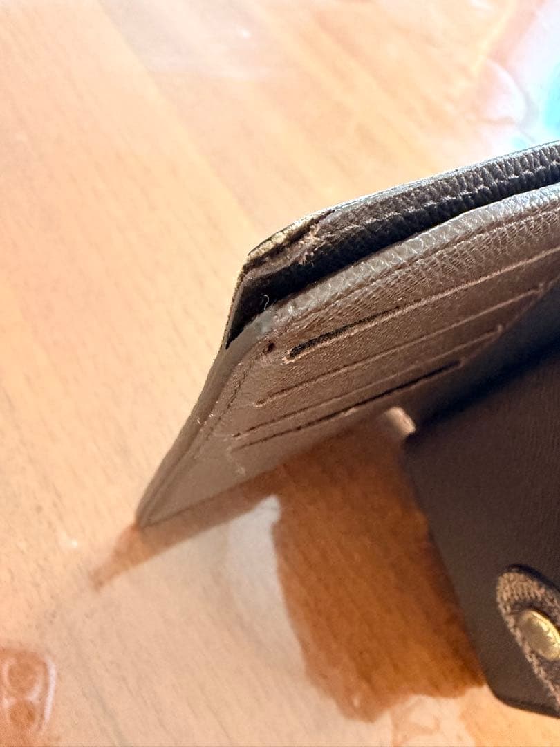 LOUIS VUITTON 二つ折りがま口財布