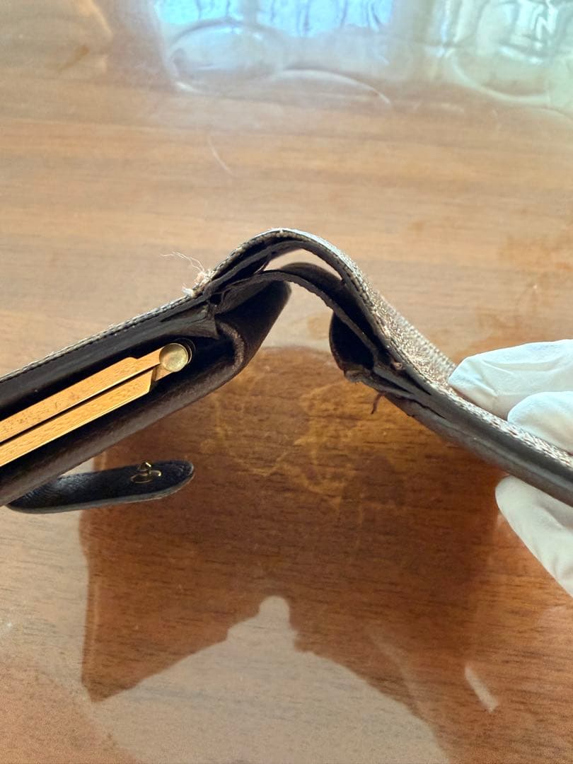 LOUIS VUITTON 二つ折りがま口財布