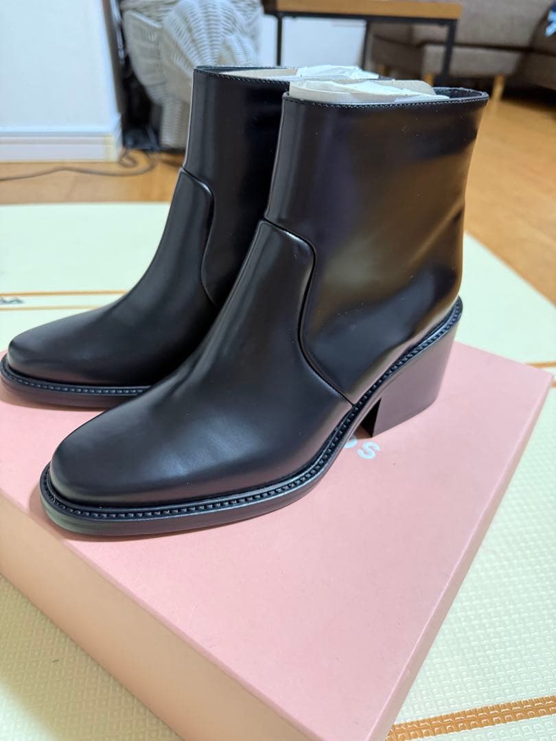 SALE【新品未使用】Acne Studios ブーツ黒　38サイズ