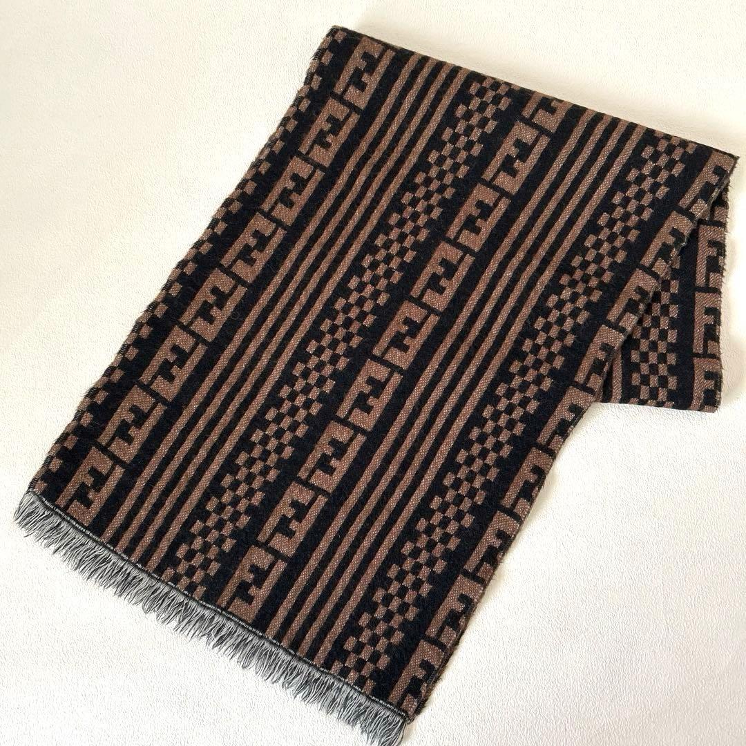 美品✨FENDI フェンディ ロゴ マフラー ズッカ柄 ユニセックス　イタリア