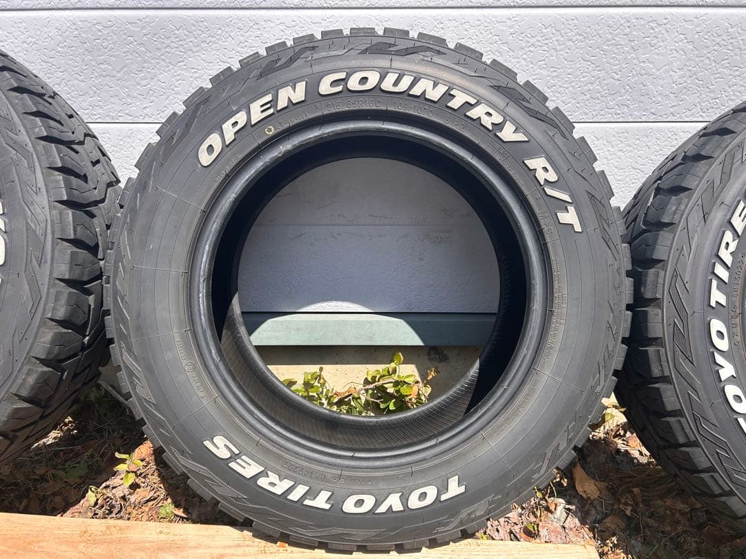 四*郎様 ハイエース　オープンカントリー　215/65R16 4本 ホワイトレタ