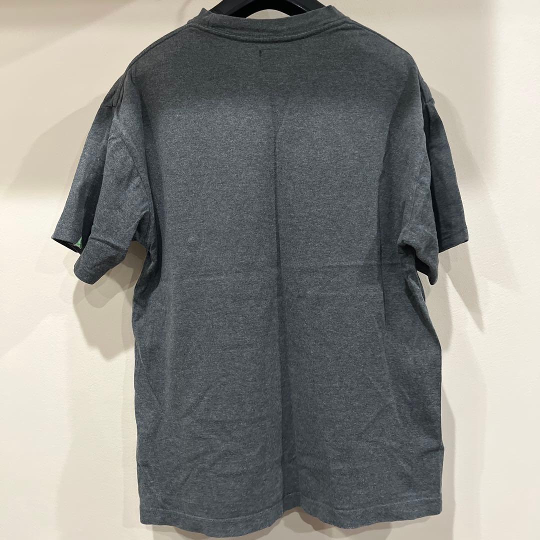 UNDERCOVER グレー ロゴ グラフィック Tシャツ