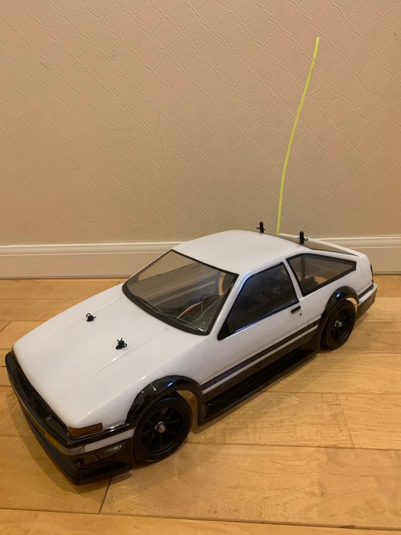 メカ無しタミヤ　ラジコンTL-01シャーシ　HPI AE86トレノボディ状態悪い