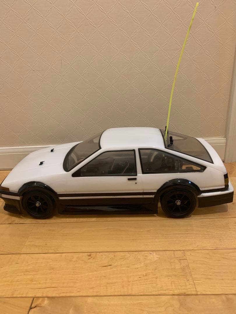 メカ無しタミヤ　ラジコンTL-01シャーシ　HPI AE86トレノボディ状態悪い