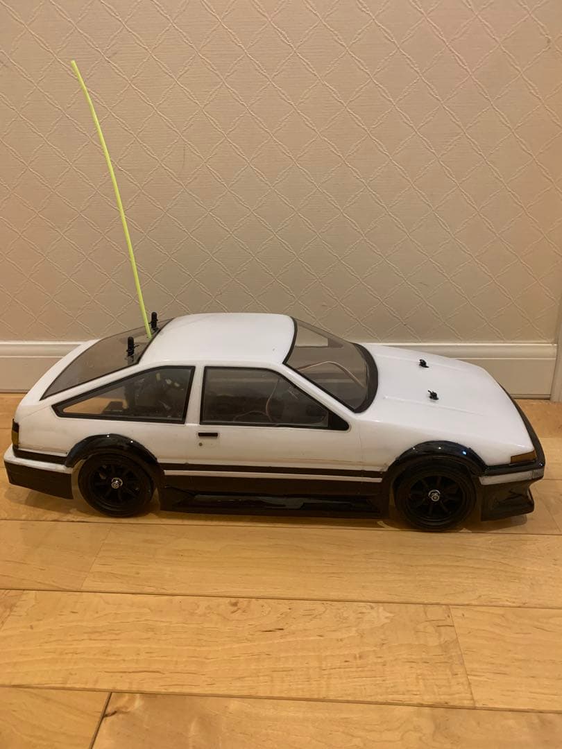 メカ無しタミヤ　ラジコンTL-01シャーシ　HPI AE86トレノボディ状態悪い