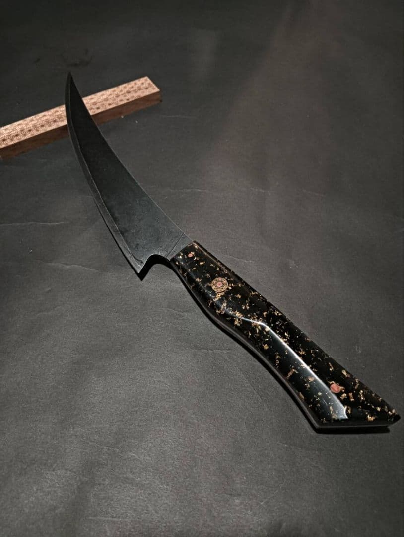 豊*岡様 黒打ち三日月ペティナイフ190mm　レジンアートリッチゴールド柄