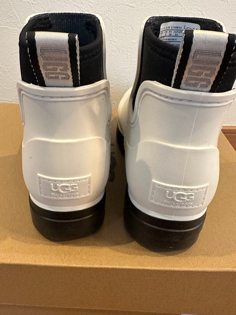 【新品未使用】UGG アグ　レインブーツ　レディース　24㎝