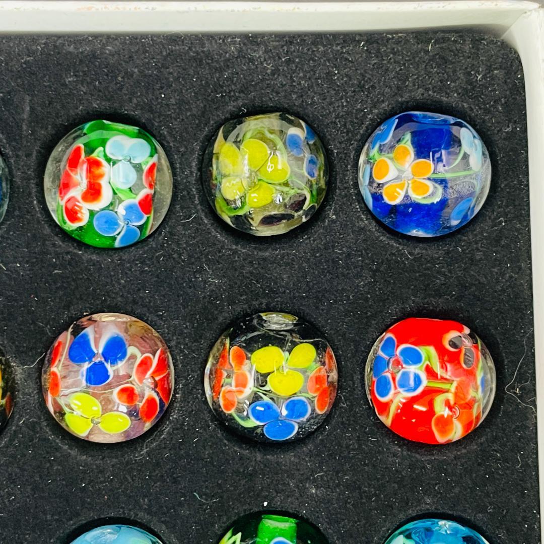 美品 トンボ玉 ガラス工芸 花文ビーズ 40点揃い 約2cm 蜻蛉玉 R8P2