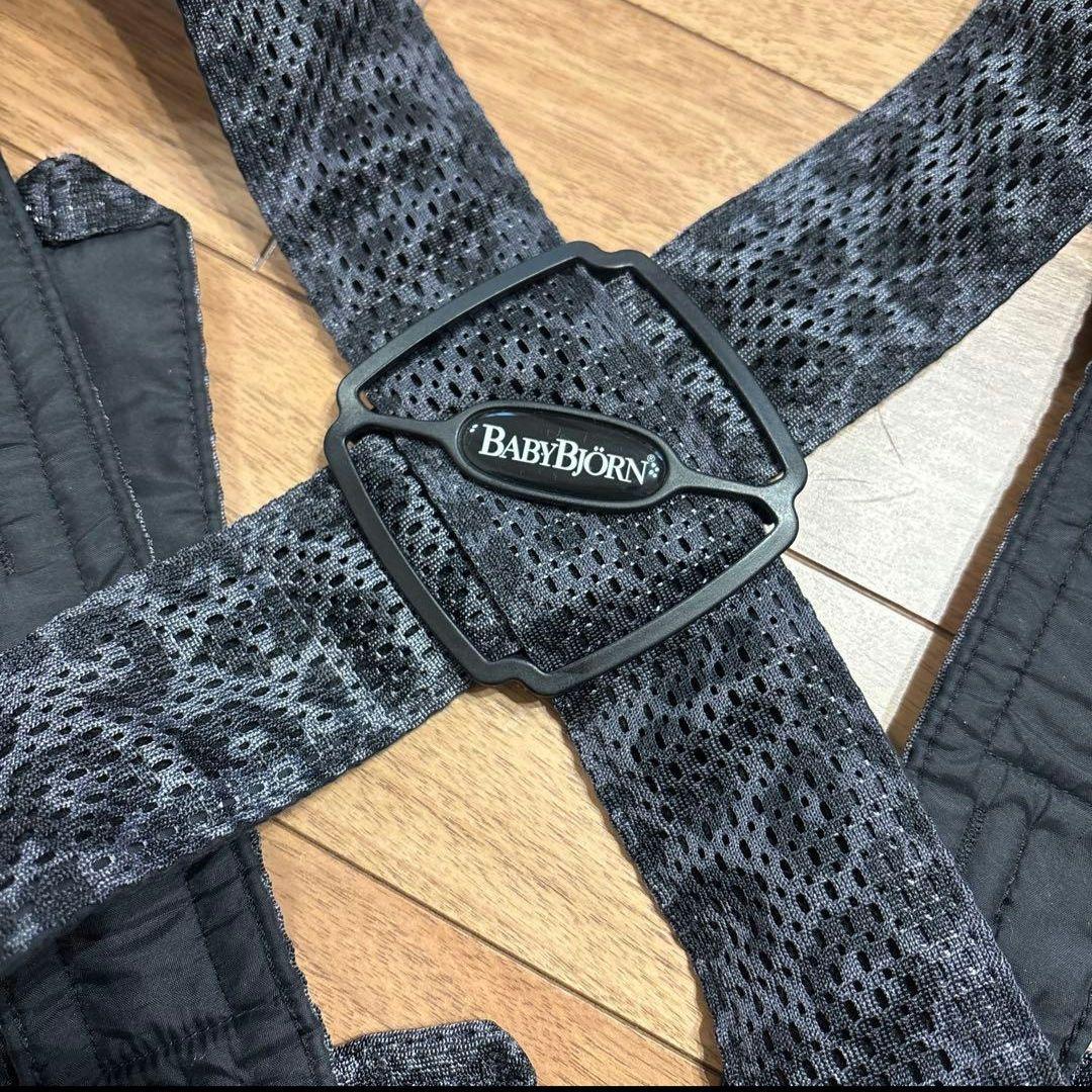 美品BABYBJÖRN ベビーキャリアMINI 抱っこ紐 ブラック　レオパード