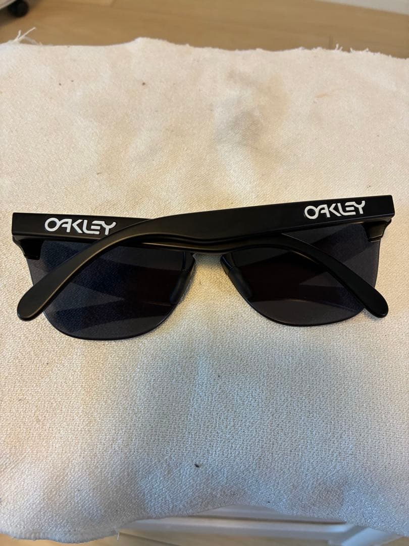 フロッグスキンライト　オークーリー　OAKLEY ブラック サングラス
