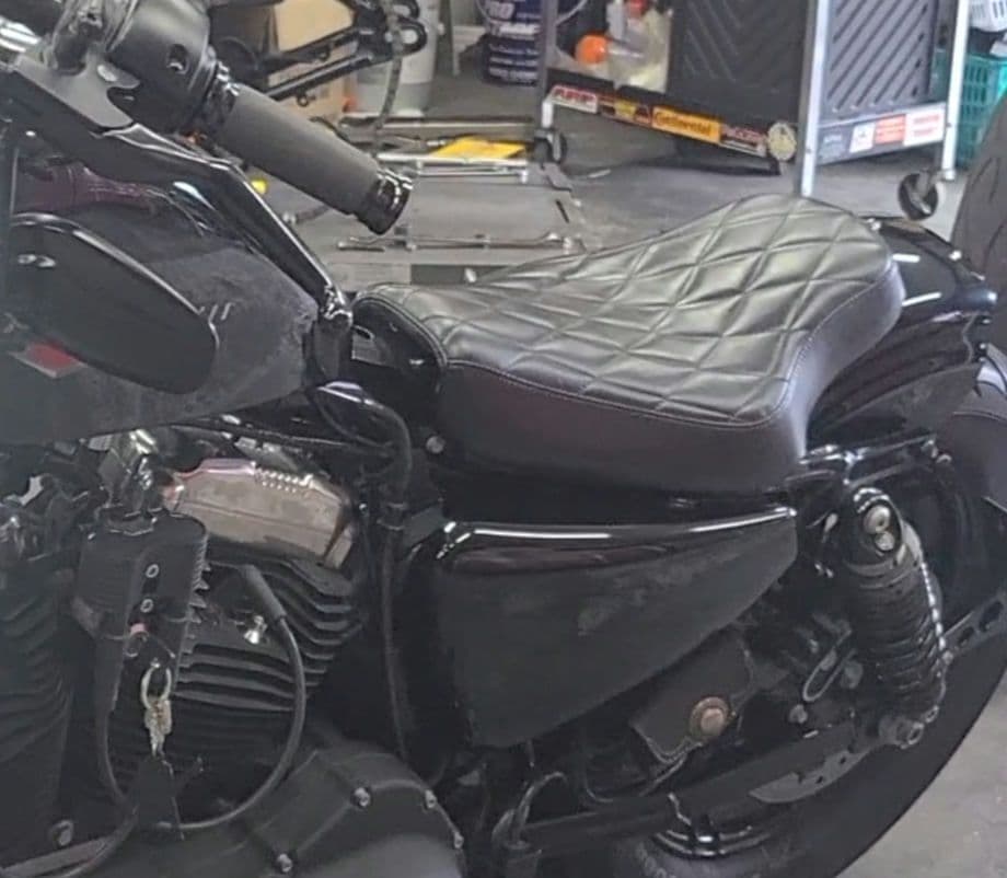 ハーレースポーツスターシート　ラペラLK-356DM