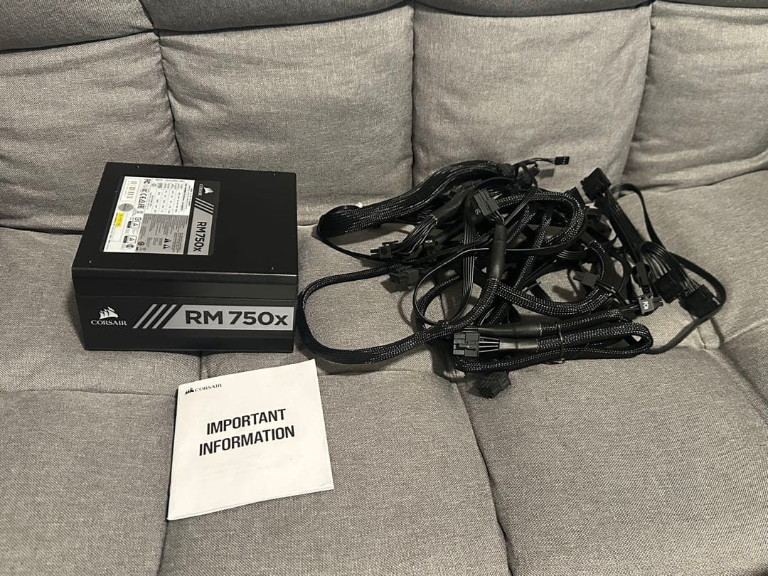 CORSAIR RM750x 750W 電源ユニット（80PLUS GOLD）