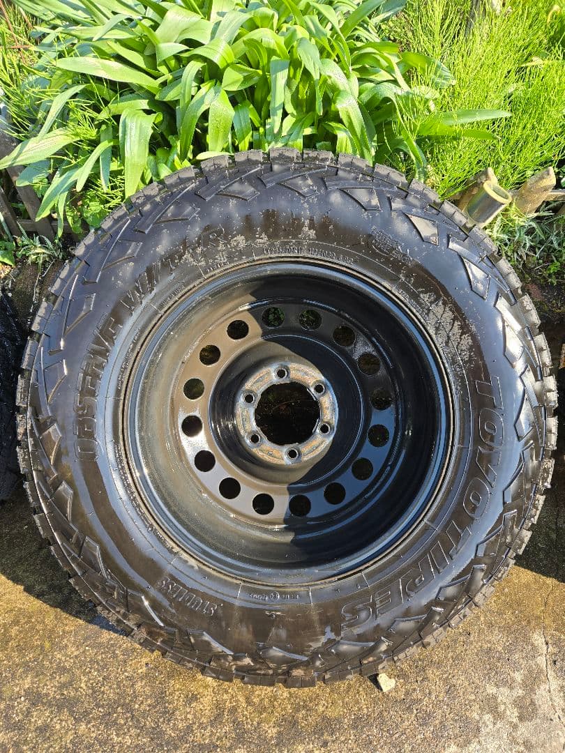 ジ*ー様 スタッドレス　トーヨー　オブザーブ　265 70 17 ホイールセット