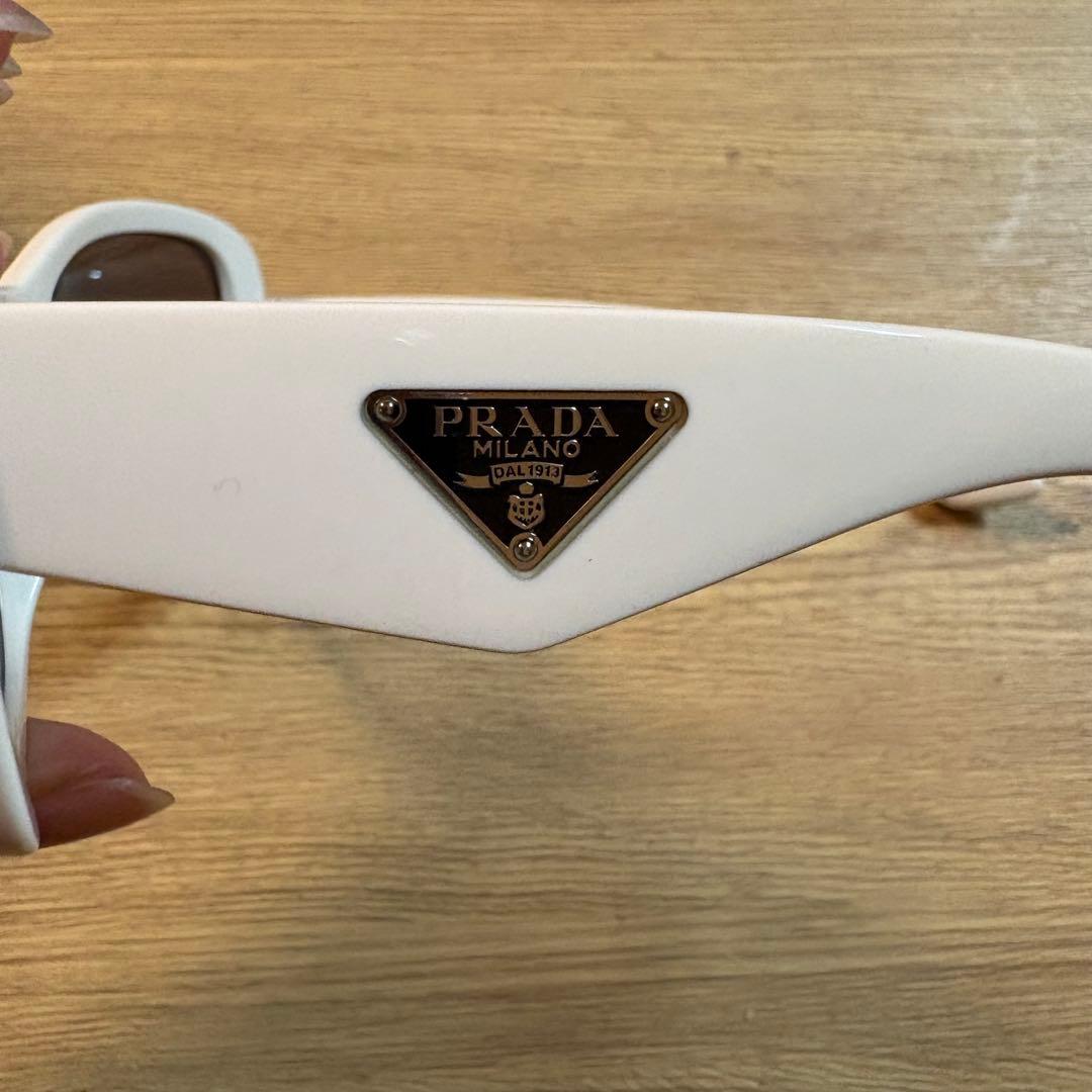 PRADA ホワイトラウンドサングラス　y2k