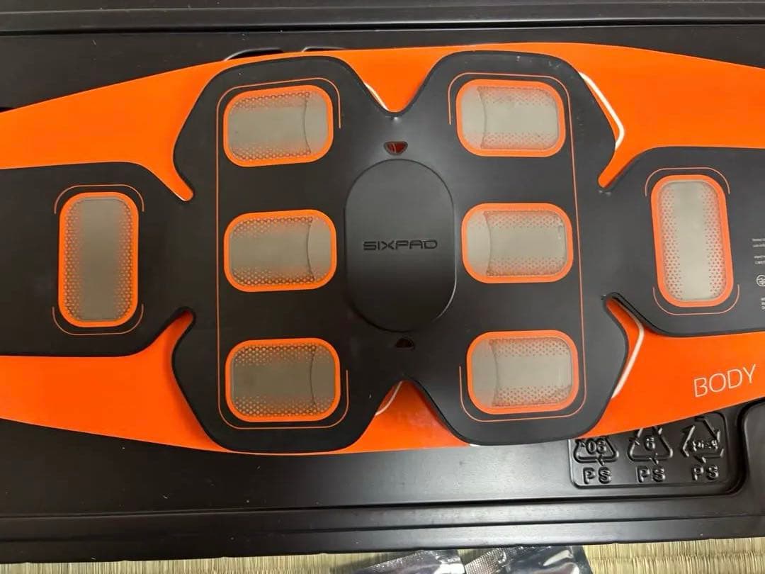 【超美品】SIXPADシックスパッド　アブズベルト一式　ジェルシート付