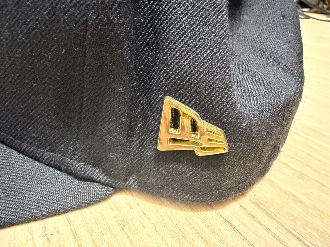 ［特注品］NewEra キャップ 7 5/8（60.6cm）背番号57 特注刺繍
