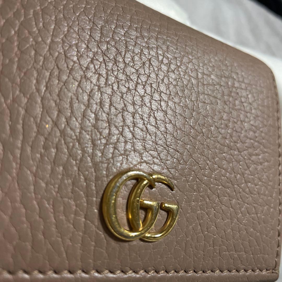 GUCCI ベージュレザー 二つ折り財布