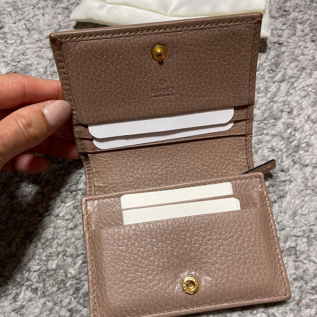 GUCCI ベージュレザー 二つ折り財布