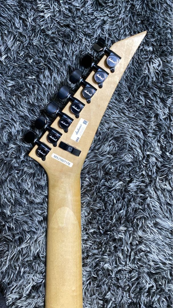 Jackson Pro Series Dinky DK7(7弦)