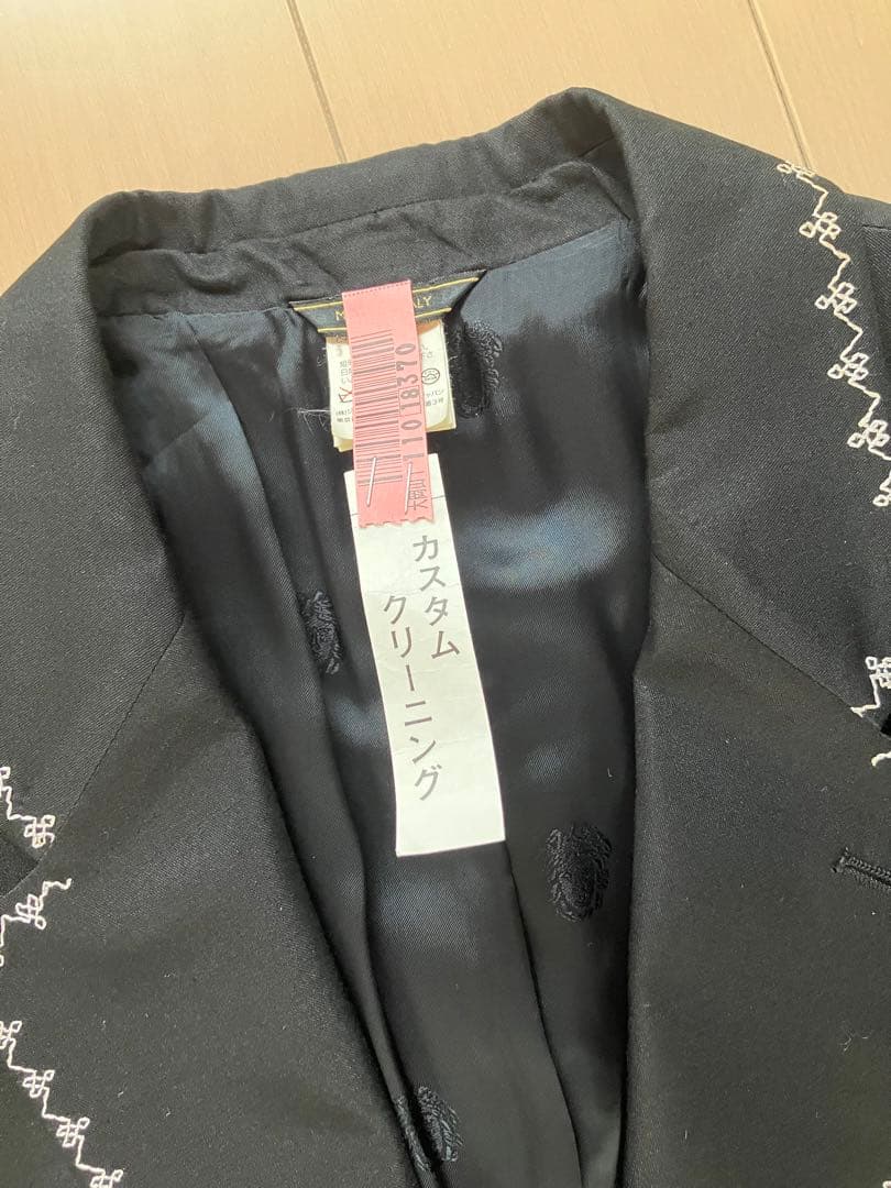 古*N様 versace黒スーツ 刺繍付きジャケットとパンツセット　シルク
