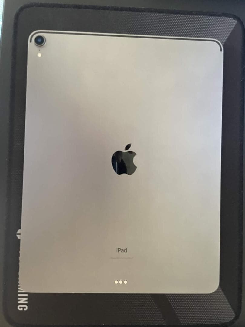 【ジャンク】iPad Pro 12.9インチ 64GB 2018 画面黄ばみあり