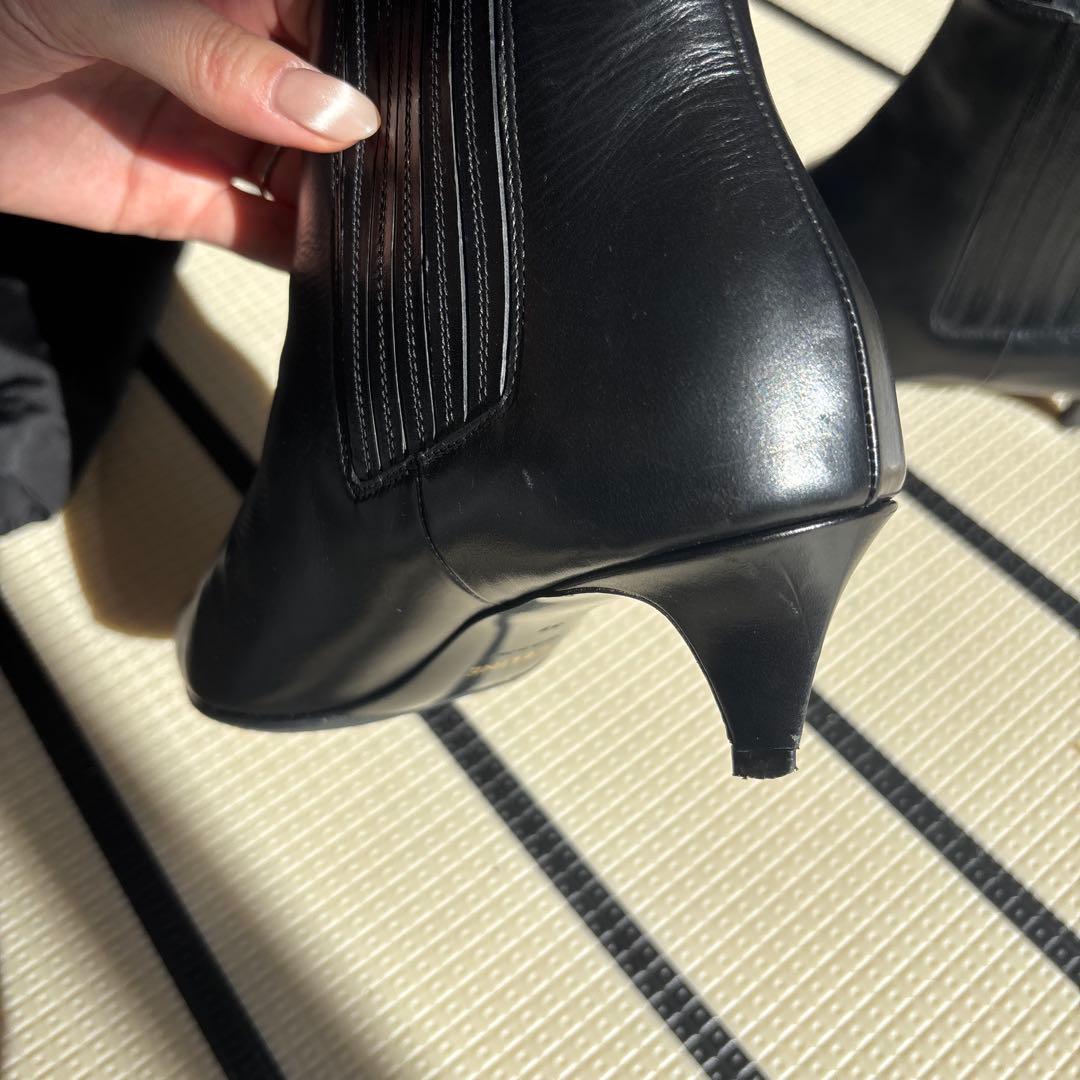 CELINE ブラック ポインテッドトゥブーツ 37