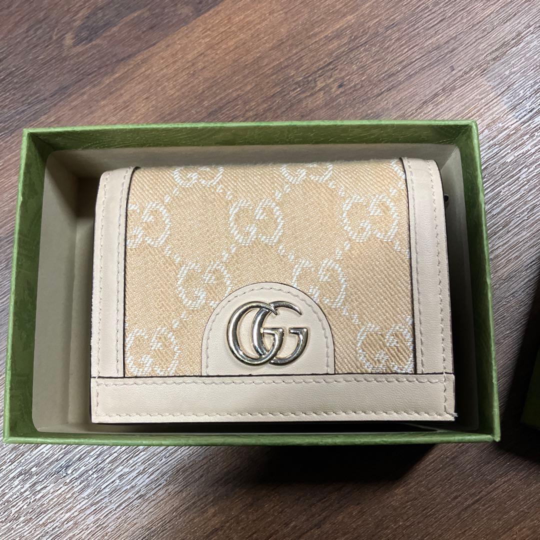 GUCCI GGロゴ 二つ折り財布 ベージュ