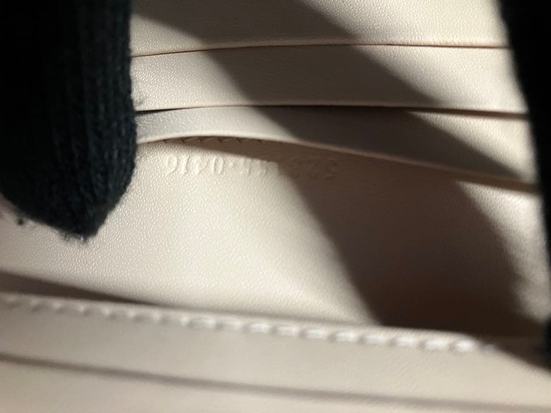 GUCCI GGロゴ 二つ折り財布 ベージュ