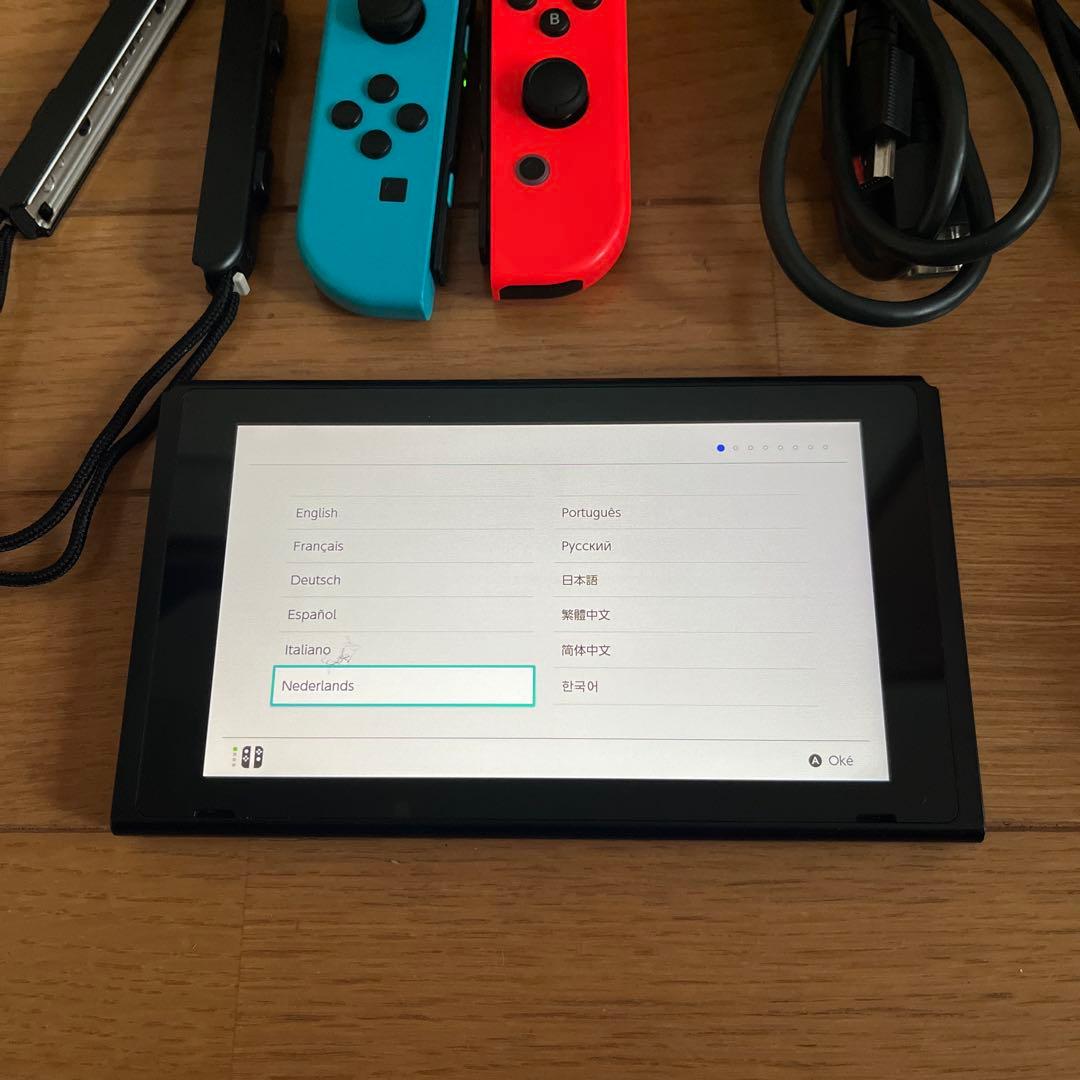 Nintendo Switch 本体 ネオンブルー・レッド　ソフト・プロコン付き