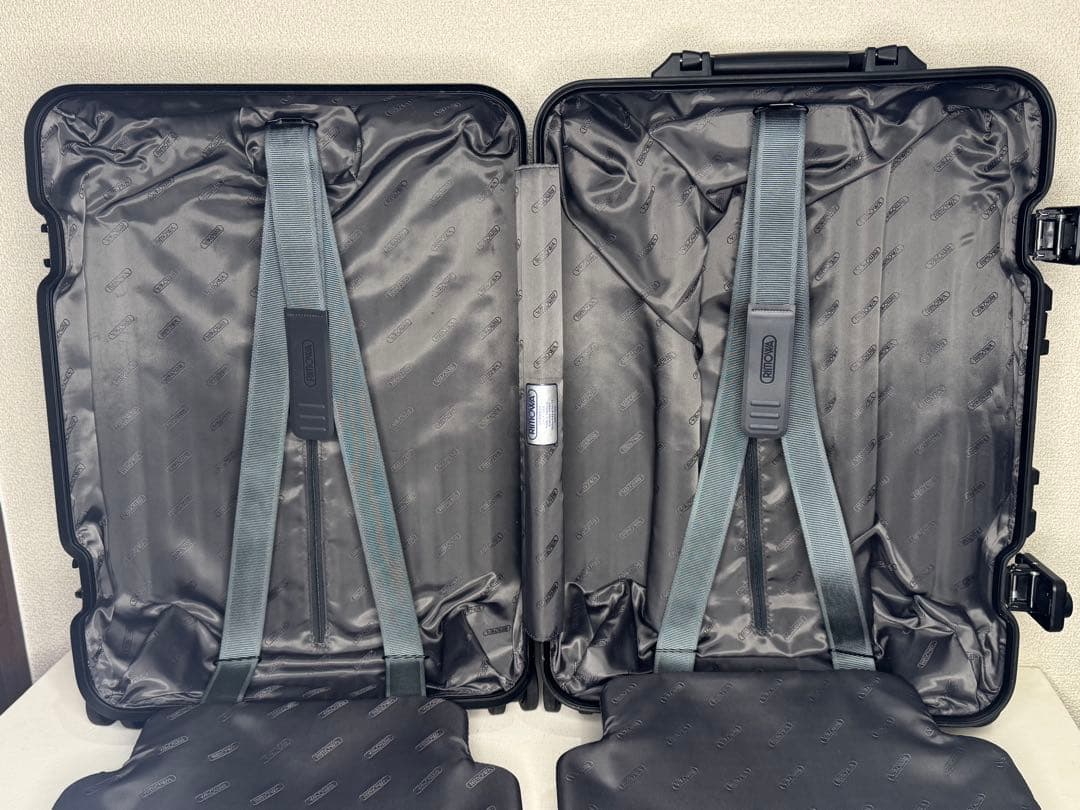 リモワ トパーズ ステルス 32L 4輪 キャリーケース TSAロック 正規品