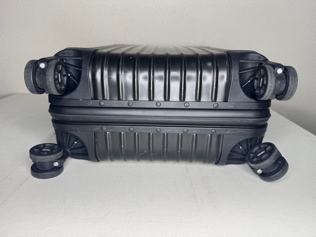 リモワ トパーズ ステルス 32L 4輪 キャリーケース TSAロック 正規品