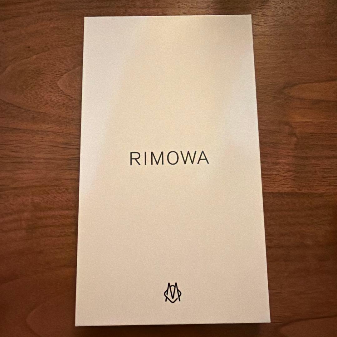 RIMOWA iPhone 16promax ケース　シルバー