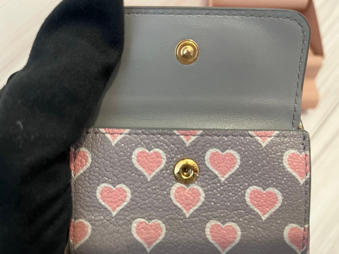 MIU MIU 三つ折り財布 ハート柄 コンパクト 箱付き