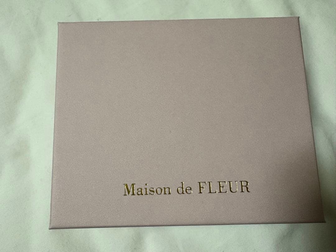【新品】Maison de FLEUR いちご柄ウォレット