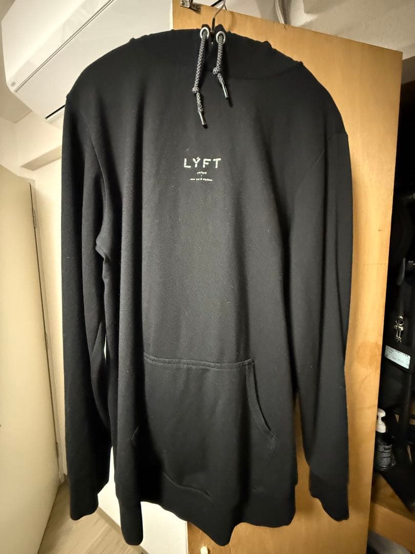 セット売り　LYFT フード付きスウェットLサイズとジョガーパンツMサイズ　黒