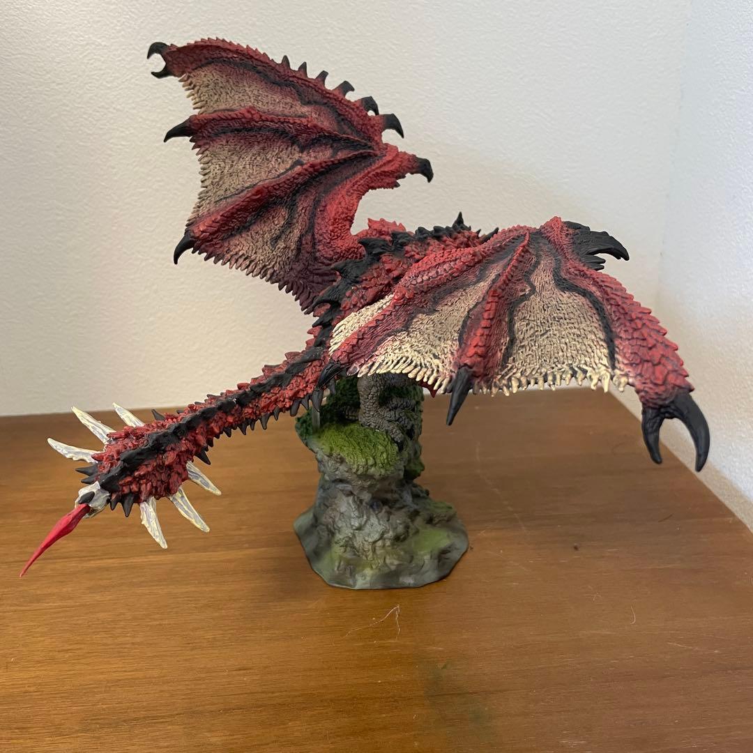 モンスターハンター リオレウス クリエイターズモデル フィギュア モンハン