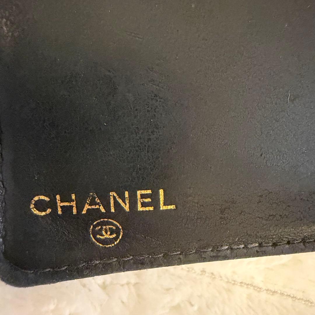 CHANEL シャネル　ブラックレザー 二つ折り財布　がま口　黒