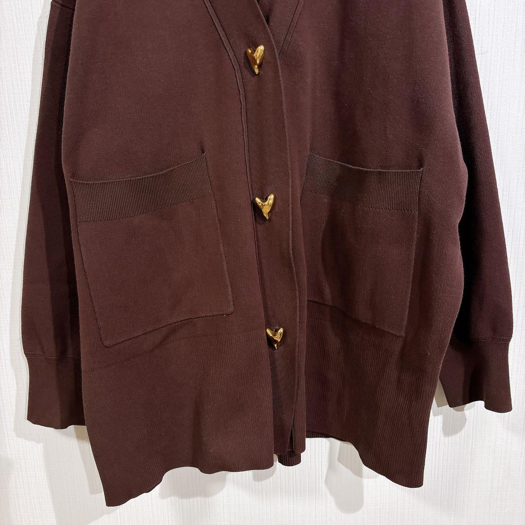 即完売品◇ADAM ET ROPÉ アダムエロペ　ハートボタンミドルカーディガン