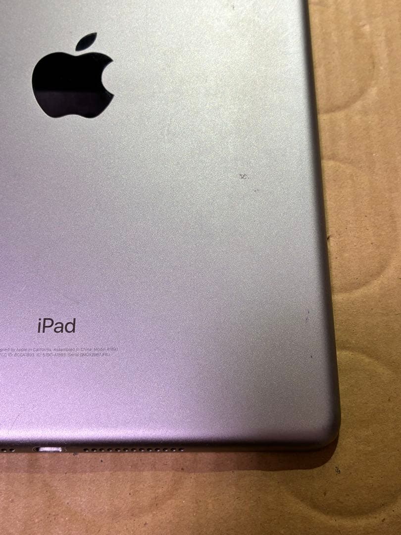 iPad 第6世代 32GB Wi-Fiモデル 本体のみ　【バッテリー交換済み】