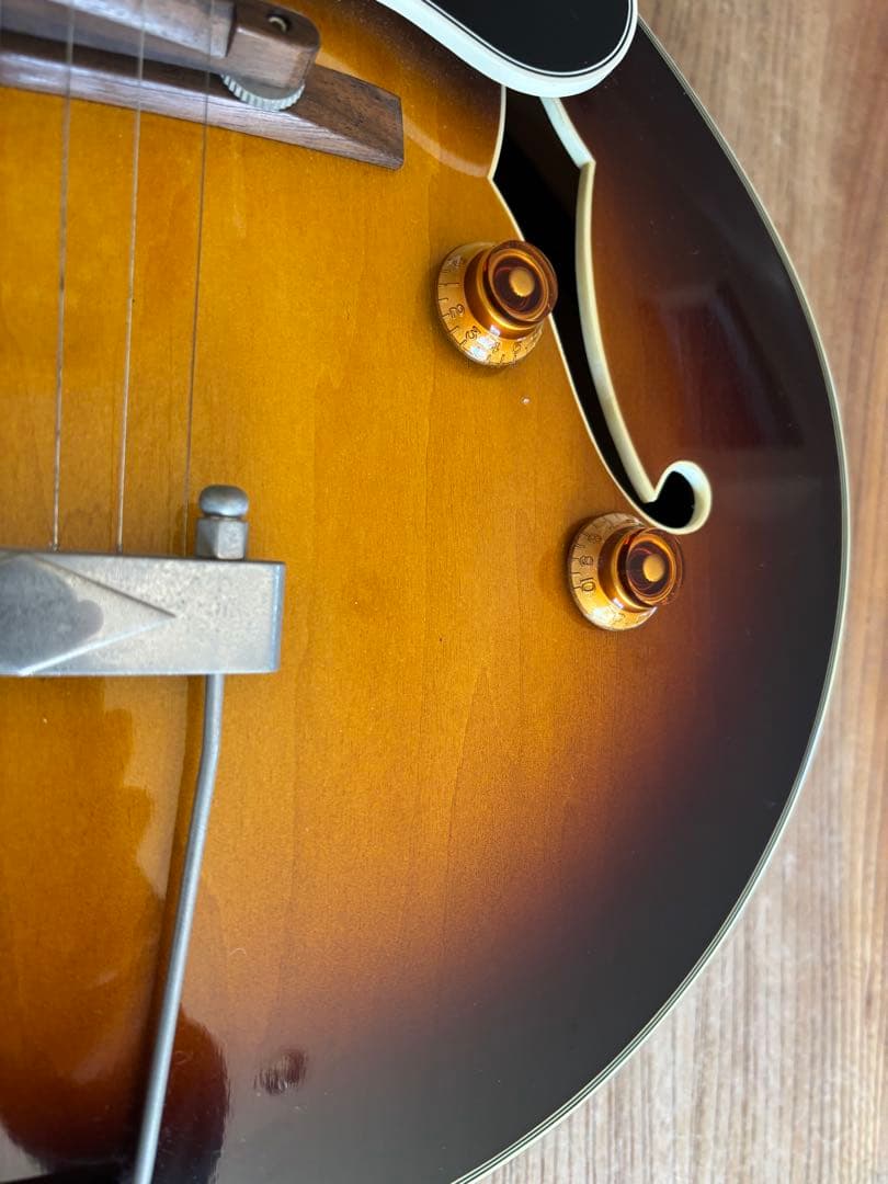 Eastman AR-175CE Sunburst 純正ハードケース付属
