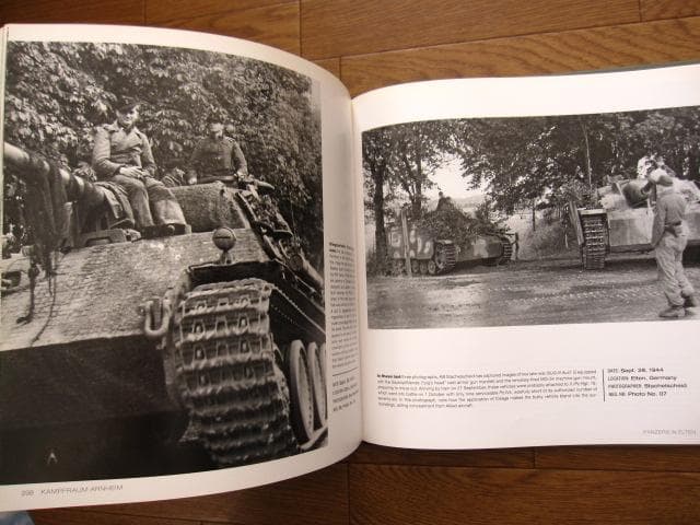 洋書 Kampfraum Arnheim: A Photo Study of