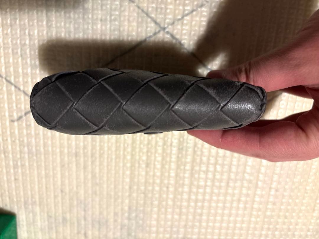 【値下げ】BOTTEGA VENETA 二つ折り財布 グレー
